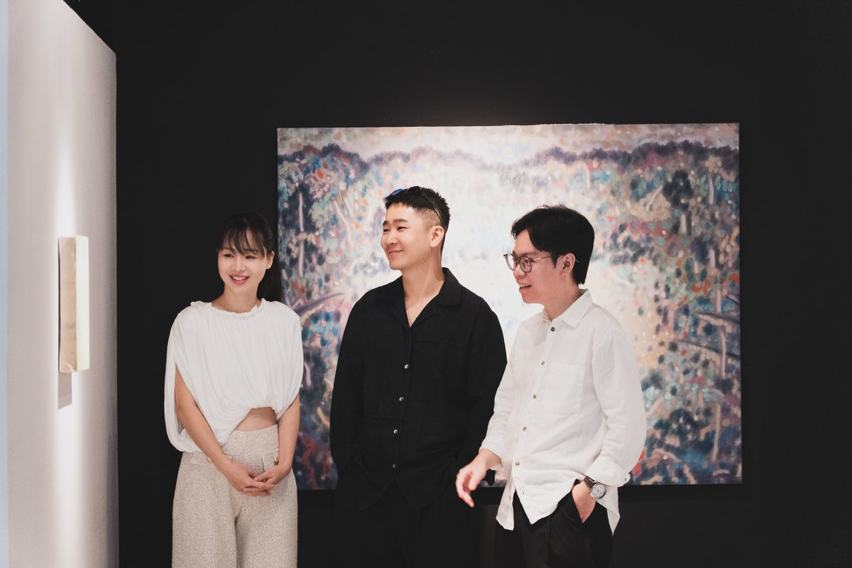 The artist with the Gate Gate team